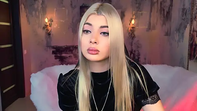 HyileyClark online show from 12/02/25, 09:25