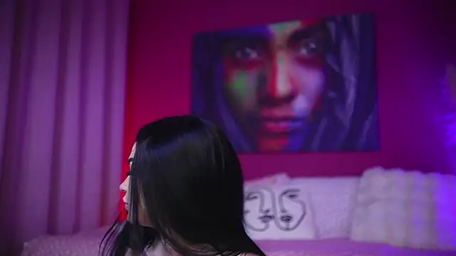 Snapshot of sashalorenzz chatting on 12/14/25, 04:29 sashalorenzz online show from 12/14/25, 04:29