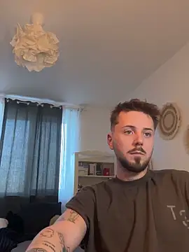 Snapshot of alexander_your_king chatting on 11/26/25, 01:34 alexander your king online show from 11/26/25, 01:34