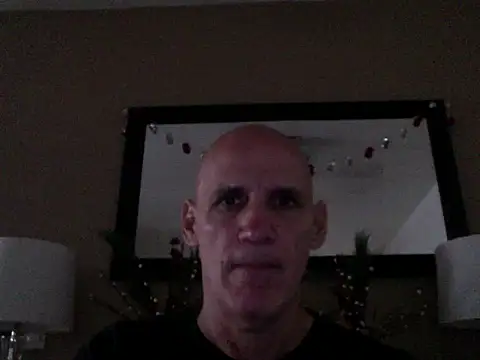 Snapshot of Elosoo chatting on 12/05/25, 12:58 Elosoo online show from 12/05/25, 12:58