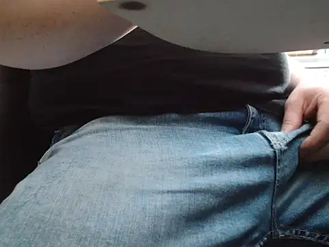 Snapshot of your_tipie chatting on 01/15/26, 11:04 your tipie online show from 01/15/26, 11:04