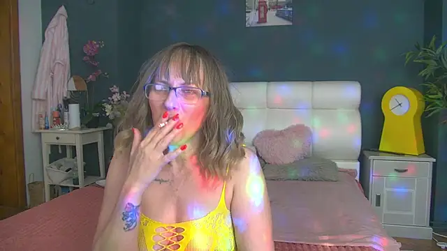 Snapshot of Cougar_Milff chatting on 05/06/26, 04:12 Cougar Milff online show from 05/06/26, 04:12