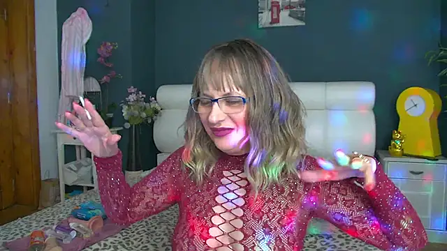Snapshot of Cougar_Milff chatting on 05/18/26, 04:02 Cougar Milff online show from 05/18/26, 04:02
