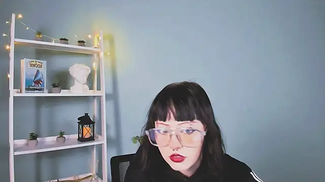 Snapshot of mira_cool_ chatting on 11/30/25, 09:24 mira cool online show from 11/30/25, 09:24