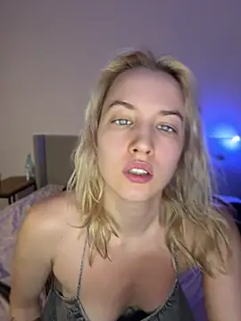 Snapshot of AmyAtlass chatting on 06/05/26, 12:22 AmyAtlass online show from 06/05/26, 12:22