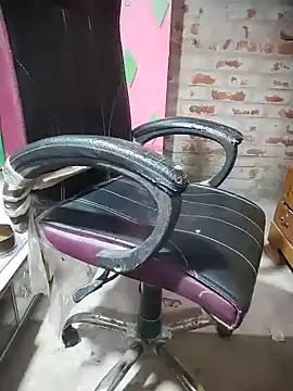 livaroy online show from 11/28/25, 11:40