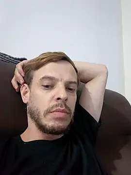 Snapshot of LoiroSafadinho chatting on 04/08/26, 12:43 LoiroSafadinho online show from 04/08/26, 12:43