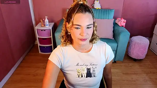 Snapshot of AdharaWo chatting on 12/04/25, 01:20 AdharaWo online show from 12/04/25, 01:20