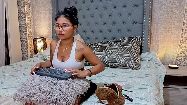 Snapshot of Miaa_Collinss chatting on 11/29/25, 08:34 Miaa Collinss online show from 11/29/25, 08:34