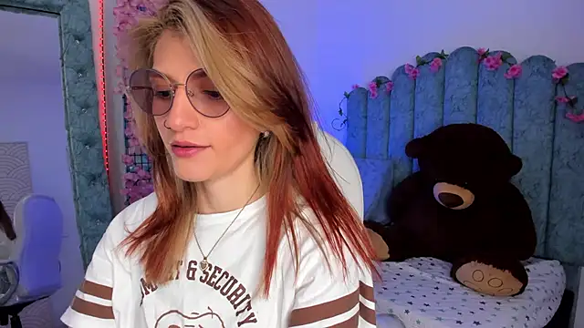 Snapshot of Ash_20_ chatting on 11/29/25, 02:09 Ash 20 online show from 11/29/25, 02:09