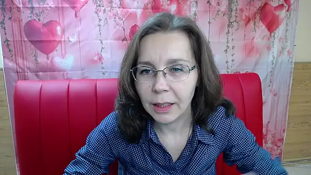 Snapshot of DaisyEdit chatting on 02/15/26, 06:10 DaisyEdit online show from 02/15/26, 06:10