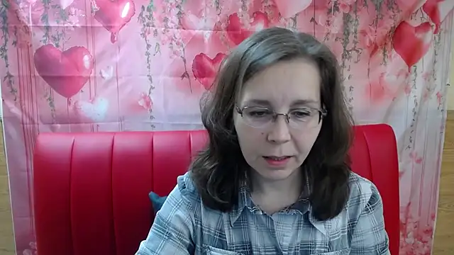 Snapshot of DaisyEdit chatting on 04/04/26, 05:27 DaisyEdit online show from 04/04/26, 05:27