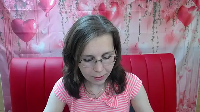 Snapshot of DaisyEdit chatting on 05/23/26, 05:45 DaisyEdit online show from 05/23/26, 05:45