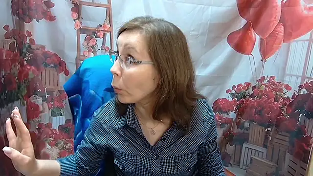 Snapshot of DaisyEdit chatting on 05/30/26, 05:48 DaisyEdit online show from 05/30/26, 05:48