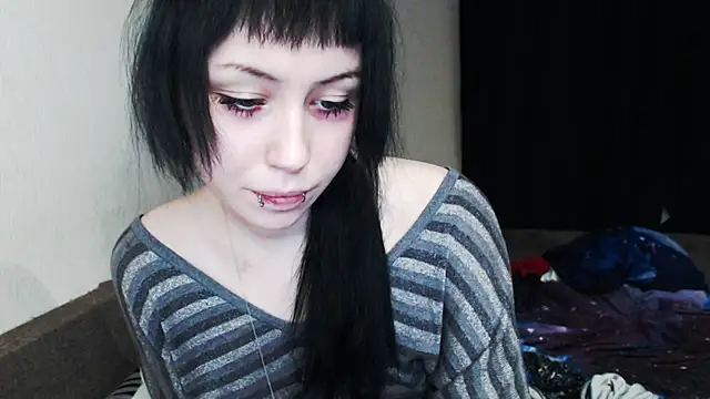 Lucyy666 online show from 12/04/25, 03:27