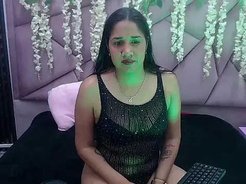 Snapshot of seleneRose69 chatting on 11/29/25, 03:53 seleneRose69 online show from 11/29/25, 03:53