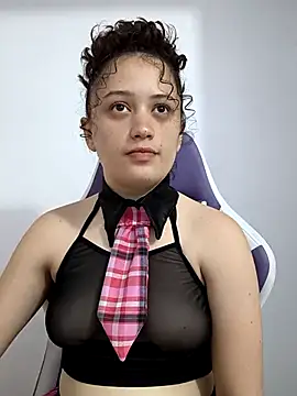 Snapshot of Alana_444 chatting on 12/04/25, 03:49 Alana 444 online show from 12/04/25, 03:49