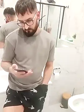 Snapshot of martme69 chatting on 04/08/26, 12:21 martme69 online show from 04/08/26, 12:21