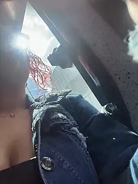 Snapshot of Ari_Bakker chatting on 12/01/25, 06:57 Ari Bakker online show from 12/01/25, 06:57