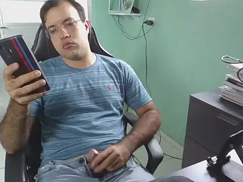 Snapshot of Silvakkfitk chatting on 02/21/26, 10:27 Silvakkfitk online show from 02/21/26, 10:27
