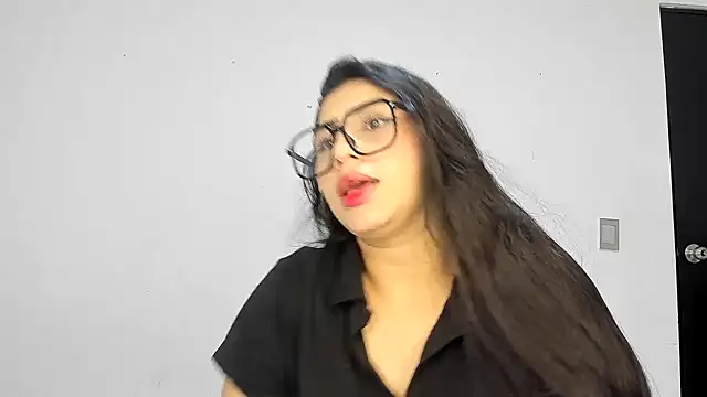 Snapshot of ROUS_SWEET_ chatting on 12/22/25, 02:25 ROUS SWEET online show from 12/22/25, 02:25