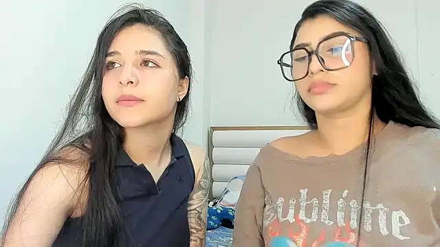 Snapshot of ROUS_SWEET_ chatting on 04/02/26, 03:37 ROUS SWEET online show from 04/02/26, 03:37