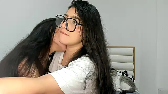 Snapshot of ROUS_SWEET_ chatting on 04/05/26, 02:20 ROUS SWEET online show from 04/05/26, 02:20