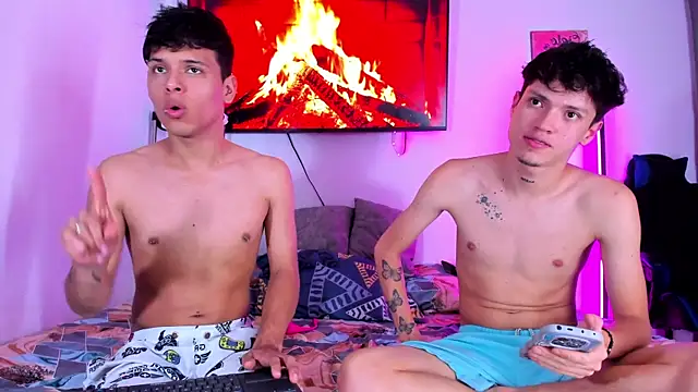 Snapshot of Super_boys1 chatting on 11/27/25, 09:00 Super boys1 online show from 11/27/25, 09:00