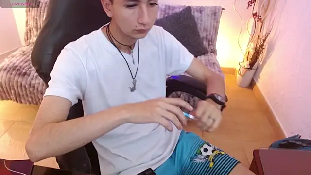 AngelRonson  online show from 12/01/25, 09:53