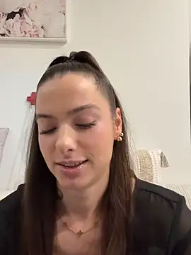 Snapshot of Sugarbellax chatting on 12/14/25, 04:12 Sugarbellax online show from 12/14/25, 04:12