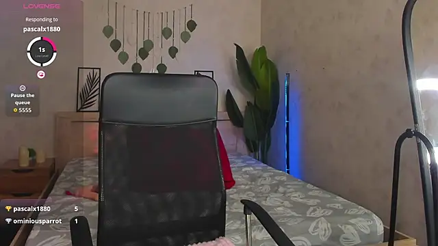 Alicia Hars online show from 06/24/26, 12:09