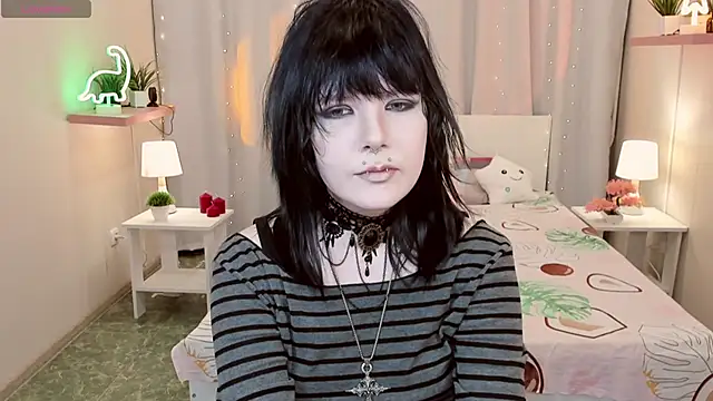 Snapshot of RamonaKlein chatting on 12/01/25, 06:29 RamonaKlein online show from 12/01/25, 06:29