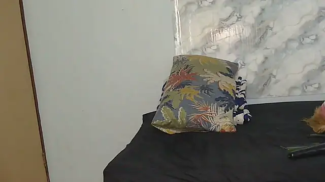 SexyZuluBarbie online show from 06/18/26, 10:09