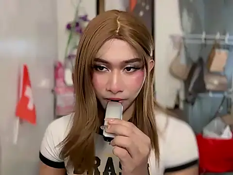 asiantwink0000 online show from 06/25/26, 11:42