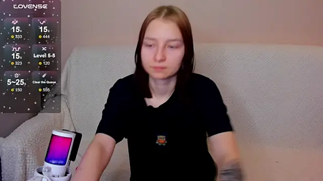 Snapshot of Home_Fox_ chatting on 11/28/25, 10:45 Home Fox online show from 11/28/25, 10:45