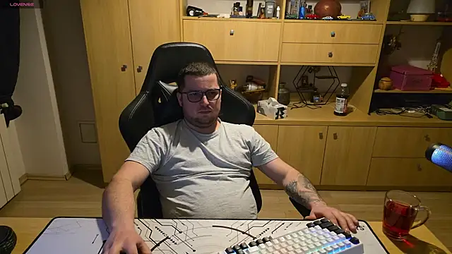 Snapshot of kevinnlovelly chatting on 03/11/26, 07:09 kevinnlovelly online show from 03/11/26, 07:09