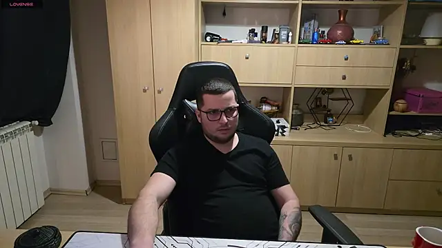 Snapshot of kevinnlovelly chatting on 03/14/26, 07:52 kevinnlovelly online show from 03/14/26, 07:52