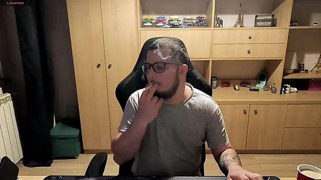 Snapshot of kevinnlovelly chatting on 04/03/26, 04:38 kevinnlovelly online show from 04/03/26, 04:38