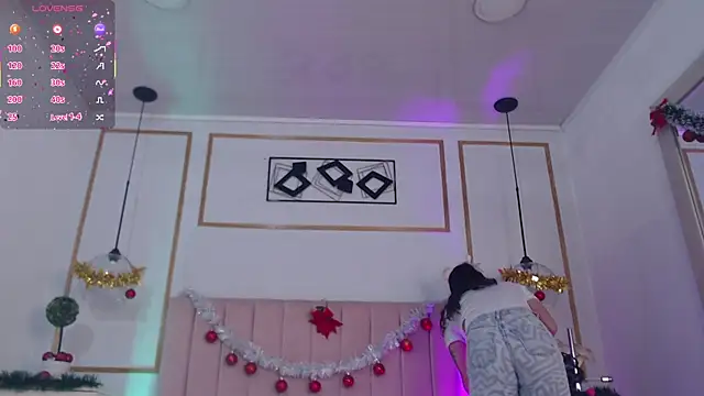 Snapshot of IsabellaCherryX chatting on 12/14/25, 11:09 IsabellaCherryX online show from 12/14/25, 11:09