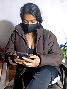 Snapshot of pooja199 chatting on 12/14/25, 06:01 pooja199 online show from 12/14/25, 06:01