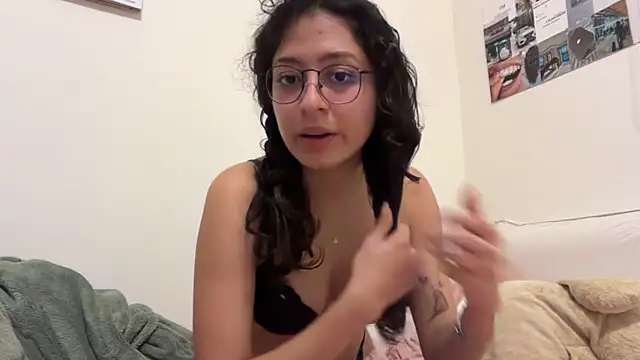 Alicatcua  online show from 02/25/26, 06:23