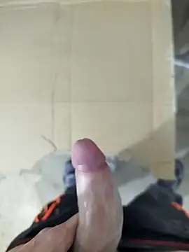 Snapshot of nofaceloverss chatting on 01/13/26, 02:11 nofaceloverss online show from 01/13/26, 02:11