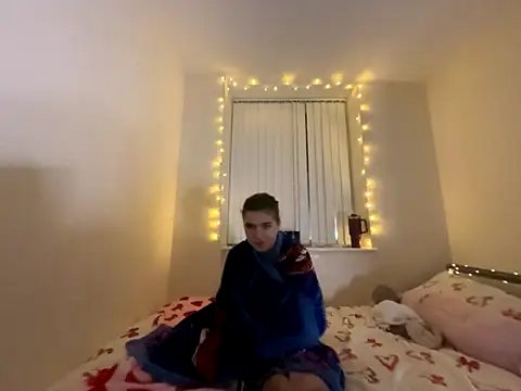 lucyx xx online show from 12/04/25, 06:05