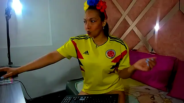 Valeria gil  online show from 06/23/26, 03:54