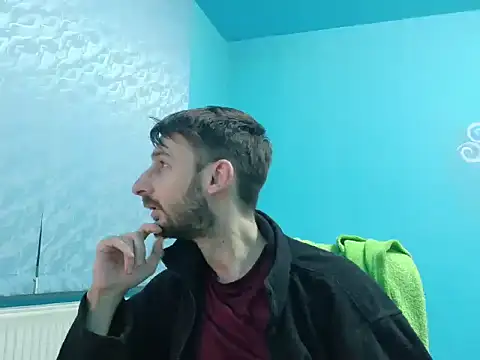 Snapshot of bigcockbignose chatting on 12/15/25, 08:13 bigcockbignose online show from 12/15/25, 08:13