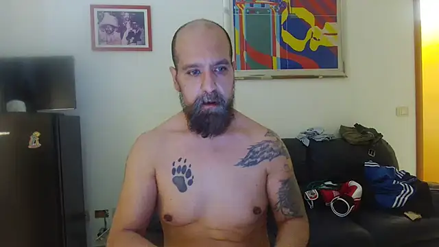 Snapshot of AMIRDIB2025 chatting on 07/12/26, 05:15 AMIRDIB2025 online show from 07/12/26, 05:15