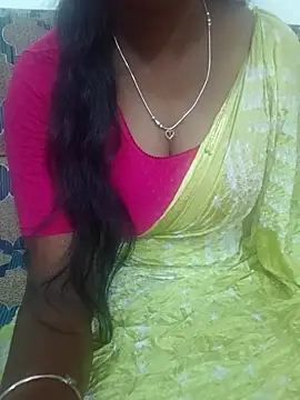 Snapshot of tamil__naughtykanmani chatting on 06/08/26, 05:35 tamil naughtykanmani online show from 06/08/26, 05:35