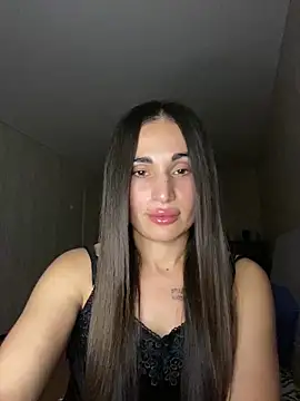 Snapshot of MonikaSi chatting on 12/19/25, 06:04 MonikaSi online show from 12/19/25, 06:04