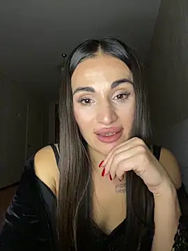 Snapshot of MonikaSi chatting on 12/21/25, 05:42 MonikaSi online show from 12/21/25, 05:42