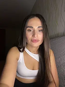Snapshot of MonikaSi chatting on 01/05/26, 05:27 MonikaSi online show from 01/05/26, 05:27